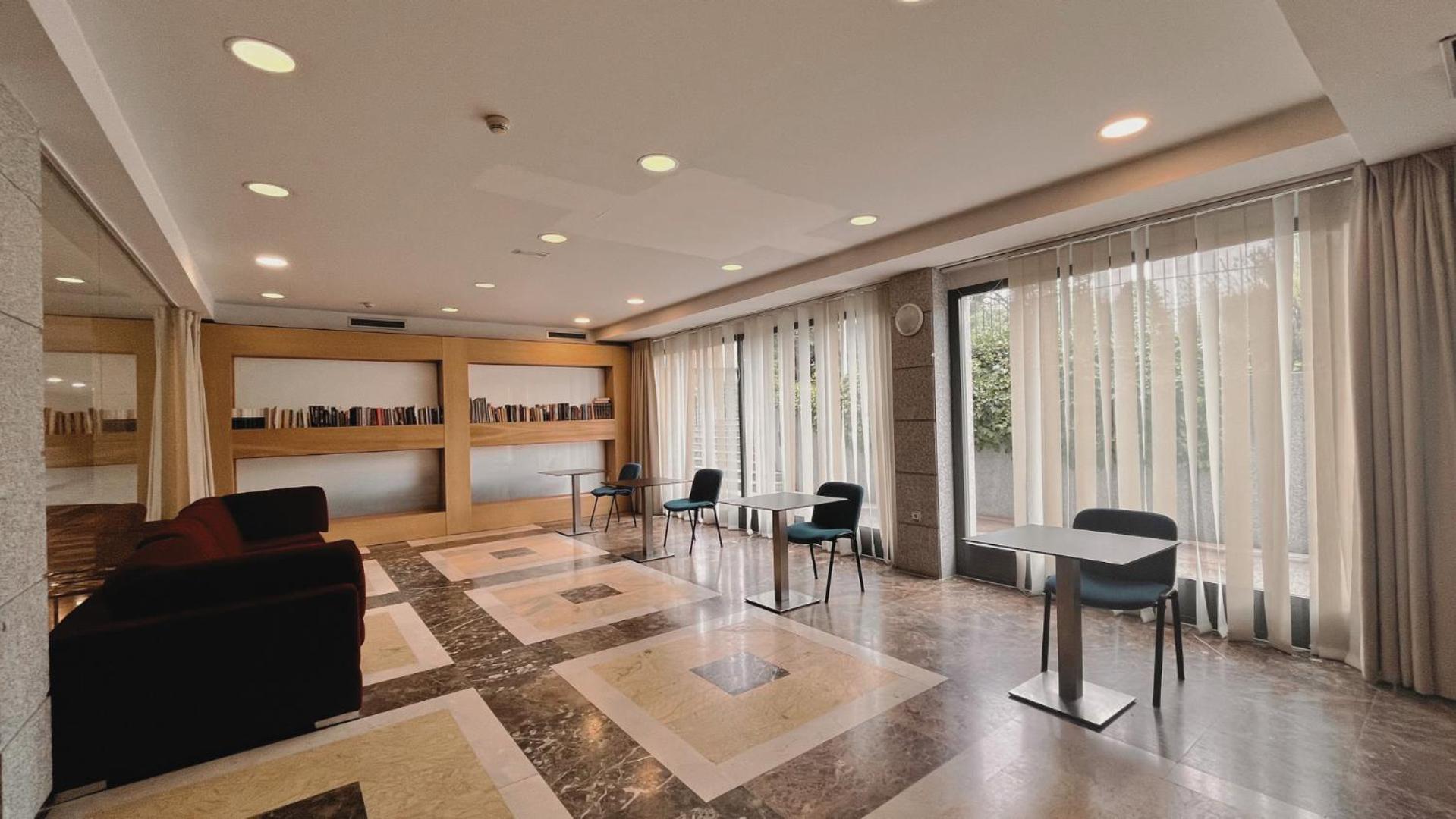 لاس روزاس دي مدريد Hotel-Apartamentos Tartesos المظهر الخارجي الصورة